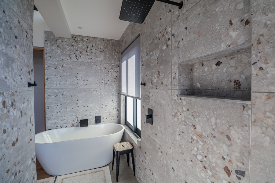 4 Bedroom Property for Sale in Whale Rock Hill Western Cape